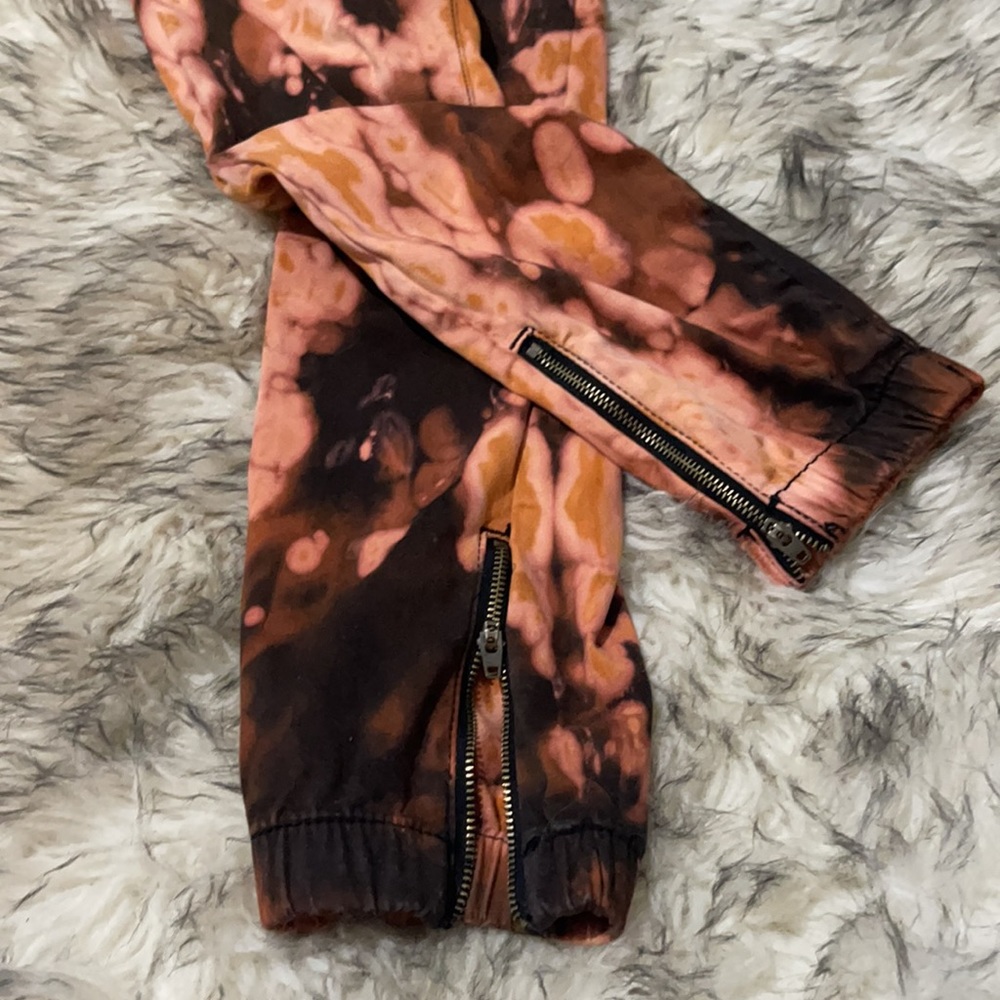 Brand new bleached American Eagle joggers w/ zippers accents on legs. - Picture 3 of 3
